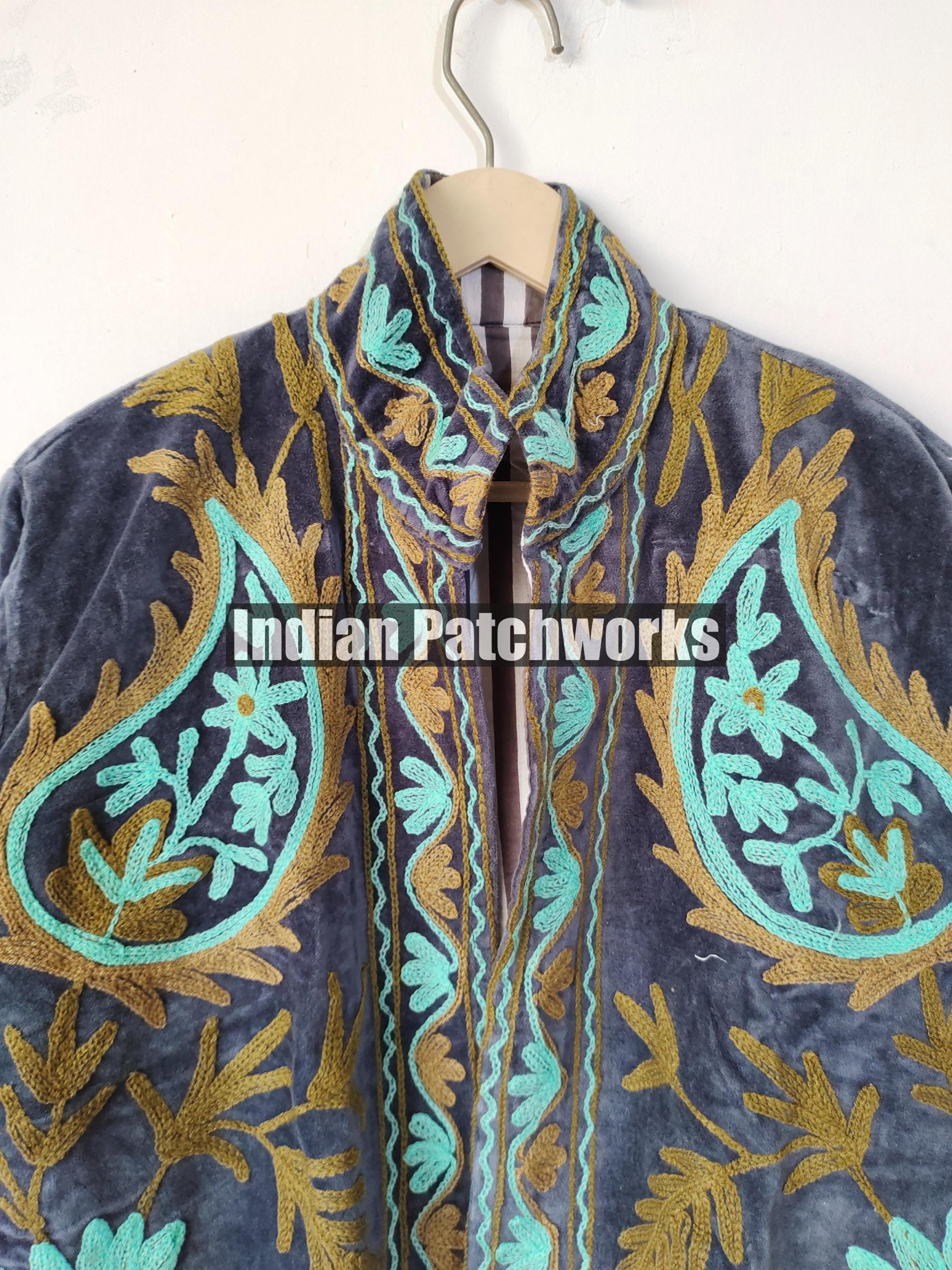 ハンドメイドの花柄刺繍ベルベットジャケット：ボヘミアン風スザニ