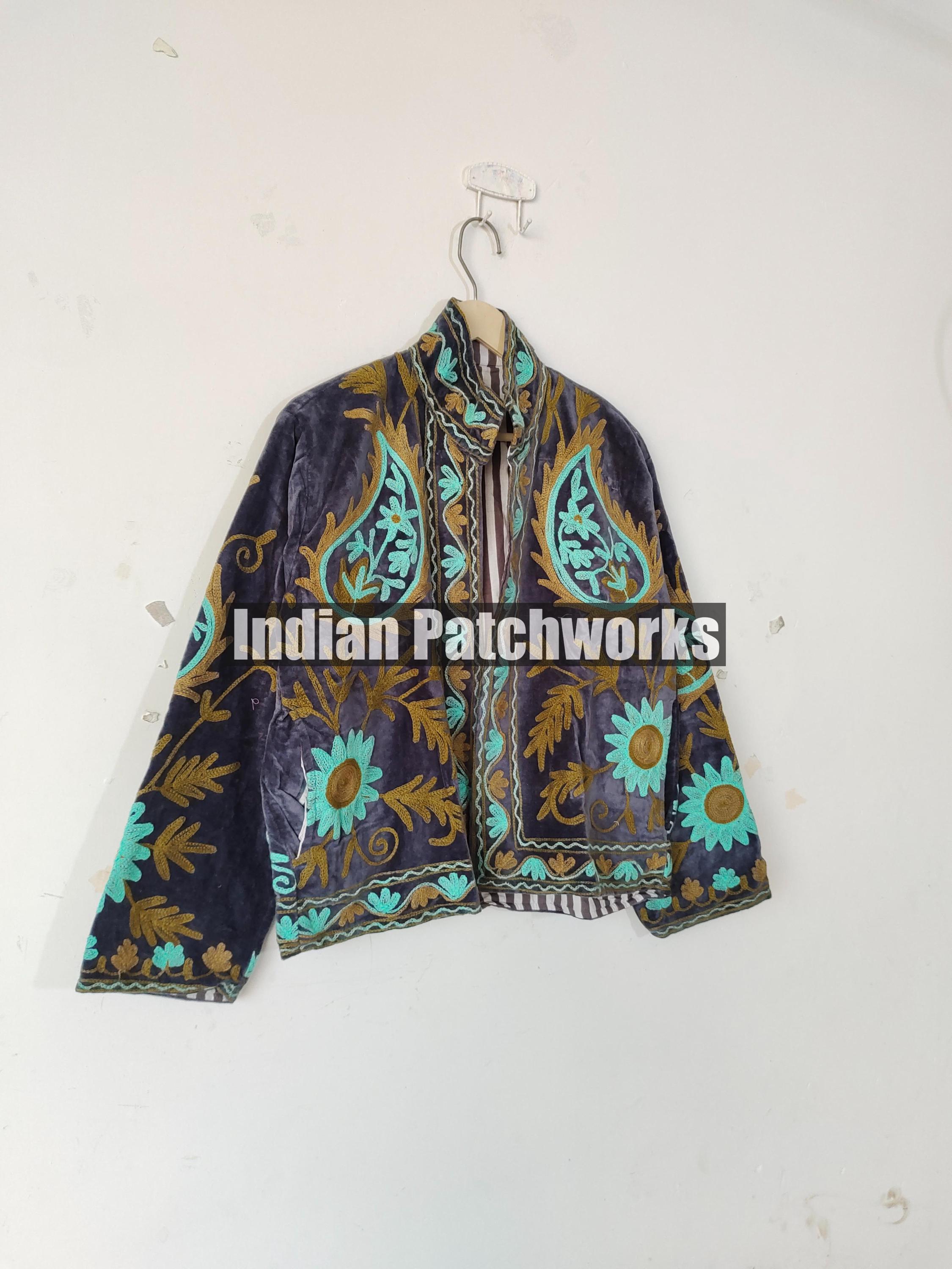 ハンドメイドの花柄刺繍ベルベットジャケット：ボヘミアン風スザニ