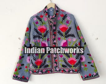 Chaqueta acolchada Suzani hecha a mano: abrigo TNT de algodón con estampado floral bohemio