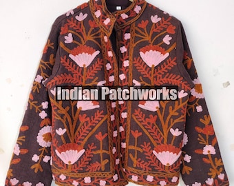 インド製スザニ刺繍ショートTNTジャケット、レディースボンバーコート、ボヘミアンスタイルのコットンジャケット、彼女へのギフト、ハンドメイドスザニTNTキルトジャケット