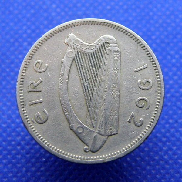 1962 IRELAND / EIRE FLORIN Coin - Two Shilling 2/- Coin. Salmon & Harp Design. Original Pre-Decimal Coin. Birthday Anniversary Gift (OS01)