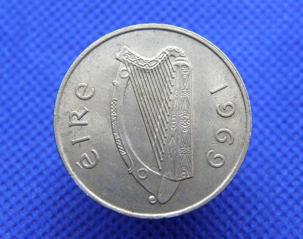 1969 アイルランド / EIRE 10 ペンス コイン - 2 シリング 2/- コイン。サーモンとハープのデザイン。オリジナル 56  歳の誕生日記念ギフト プレゼント (OS01.2) - Etsy 日本