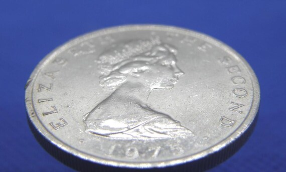 1975年 マン島 10ペンス硬貨 - エリザベス2世女王 - トリスケリオン