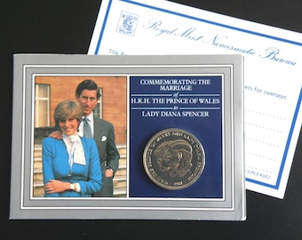 1972年エリザベス女王とフィリップ女王の結婚記念銀貨 - 英国クラウン5