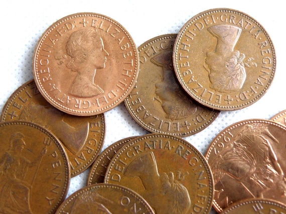 22x OLD PENNY COINS - Queen Elizabeth British Pennies - Genuine