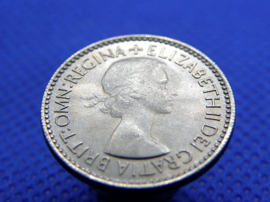 ★ご注文品★英6ペンス1953⁻1966年版 x300枚 流通品 1953年 6ペンス硬貨 - 英国6ペンス硬貨。エリザベス2世戴冠式記念