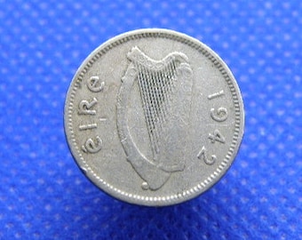 1942 IRELAND / EIRE THREEPENCE Coin - 3d Coin. Irish Hare & Harp Design. Original Pre-Decimal Coin. Birthday Anniversary Gift (OS01)