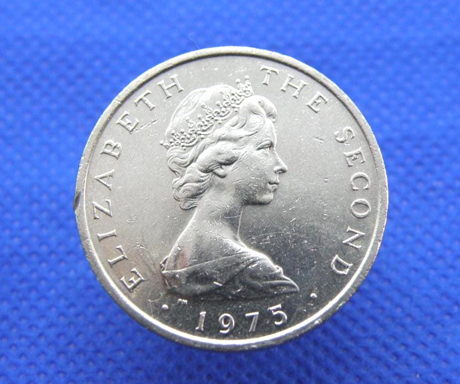 1975年 マン島 10ペンス硬貨 - エリザベス2世女王 - トリスケリオン