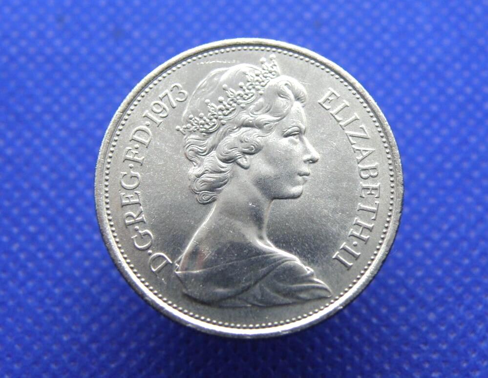 イギリスエリザベス10ペンス il_fullxfull.7435987475_kgzz.jpg