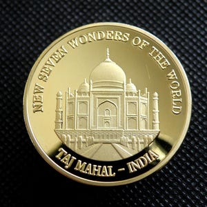 Medallón del Taj Mahal, India - Medalla chapada en oro - Serie 'Las Nuevas Siete Maravillas del Mundo' - 40 mm Acabado esmerilado/tipo espejo (XZ02)