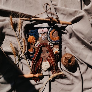 Настенная панель с изображением рыжеволосой девушки в стиле бохо image 5