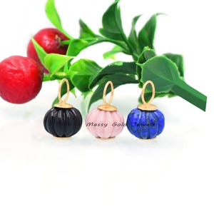 Colgante de melón con amatista en oro de 14K, Joyería artesanal de melón, Colgante de calabaza con gema, Colgante de melón tallado