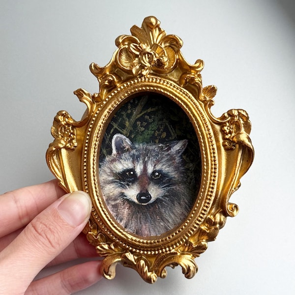 Cuadro de mapache enmarcado, regalo para amantes de los mapaches, pequeña ilustración original de animales, decoración realista de vida silvestre para la pared, estilo Goblincore.