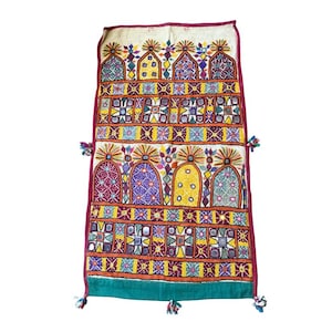 Borsa da dote lunga del Gujarat, arte tessile artigianale indiana con ricami a mano, corredo