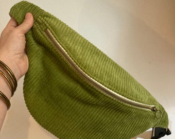 Sac banane en velours côtelé