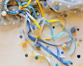 Cloud Ribbon Hand Kite
