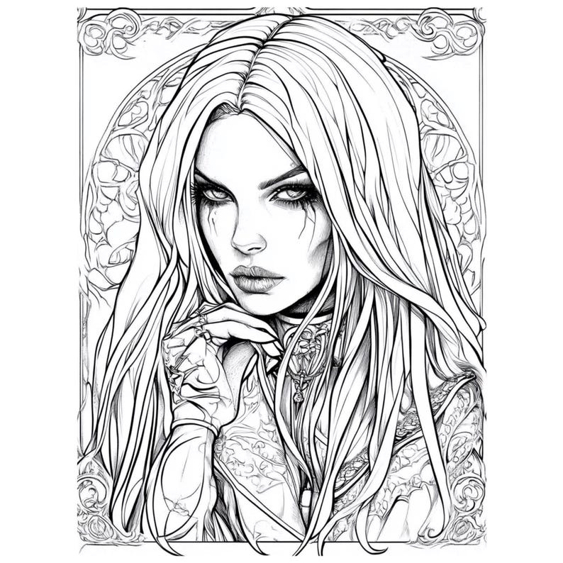 Pu&ograve; includere: Un disegno in bianco e nero di una donna con i capelli lunghi, che indossa una collana ornata e una camicia a maniche lunghe. Sta guardando direttamente lo spettatore con un'espressione seria.