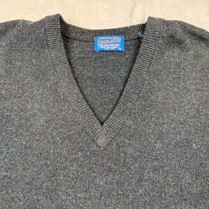 Pendleton heren grijze lamswollen trui met V-hals zuivere scheerwol, groot houtskool afbeelding 2