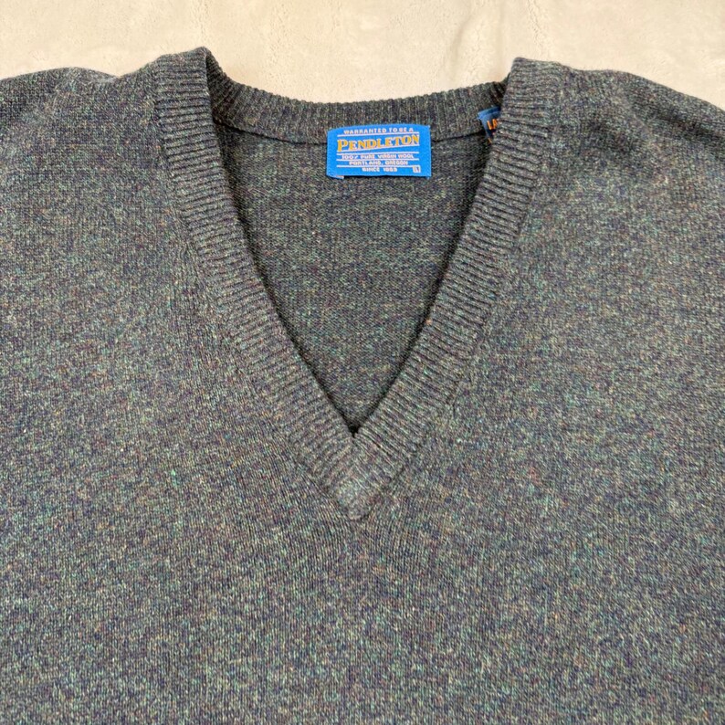 Pendleton heren grijze lamswollen trui met V-hals zuivere scheerwol, groot houtskool afbeelding 2