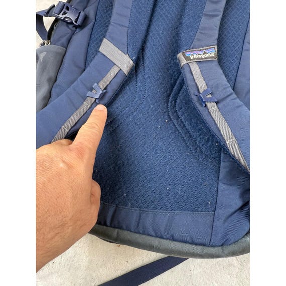 patagonia pitch blue backpack Women's Refugio Pack 26L Classic Navy Our Refugito Daypack 12L is built for the next generation of activists PATAGONIA - BLACK HOLE MLC