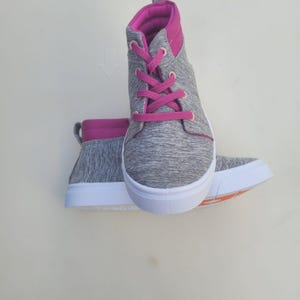 Oomphies Sam Grey/Berry Slip-On | High-Top Sneakers for Kids