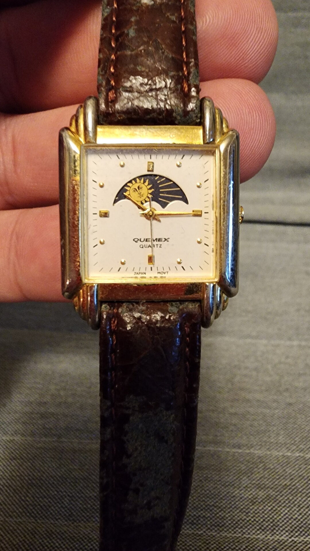 Vintage Quemex Moon Phase Quartz Women Watch Gold Tone Made in Japan