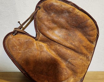 YALE College 1st Baseman’s Mitt – B30 Model – 1920s/1930s Leather Glove
