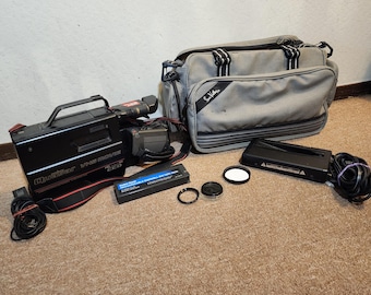 Quasar VHS Camcorder VM-21 (1989) – Analog Video Camera, Vintage w/ Bag & Charger