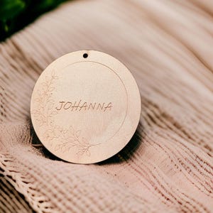 Personalisierte Geburtstafel rund mit Name aus Holz | Meilensteinkarte Geburt | Baby | Schwangerschaft | Namensverkündung | New Born | Taufe