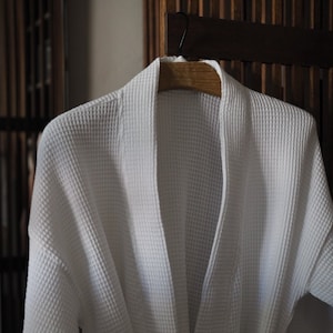 Waffle Linen Bath Robe / Waffle linen robe / Waffle bathrobe for women / Linen gown in various colors / White Robe