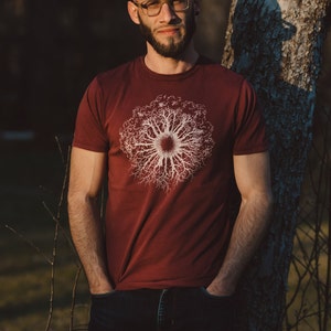 Biologisch T-shirt heren van biologisch katoen met HoutenIris-boommotief voor alledaagse vrijetijds en outdoor-overhemden van biologisch katoen met boomdesign afbeelding 1