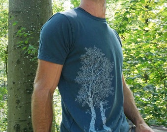 Organic t-shirt men made of organic cotton with a birch trunk tree motif for everyday leisure and outdoor