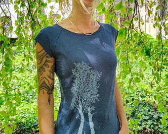 Organic women's t-shirt made of bamboo and organic cotton with birch tree motif for outdoor and leisure. birch tree design t-shirt