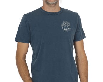 Organic Basic Logo t-shirt men made of organic cotton with chest motif "Olive" in Washed Blue Color for everyday leisure and outdoor