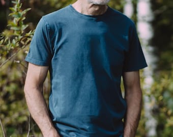 Organic Basic t-shirt men made of organic cotton with Kork Lable in Washed Blue Color for everyday leisure and outdoor