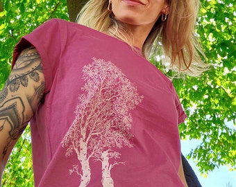 Organic women's t-shirt made of organic cotton with a birch tree motif for everyday leisure and outdoor use pink