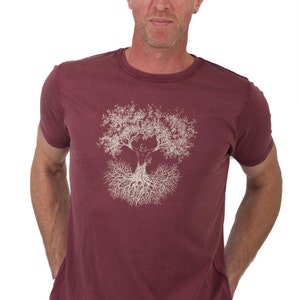 T-shirt organica da uomo in cotone biologico con motivo fusion tree per il tempo libero e l'outdoor di tutti i giorni immagine 2