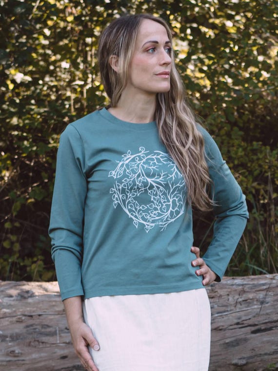 Organic Cotton Women's Longsleeve T-Shirt: Green Bay with YinYang Print