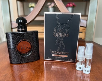 Black Opium perfume sample - Pear, Orange Blossom, Coffee, Jasmine, Bitter Almond, Patchouli, Cashmere Wood, Patchouli and Cedar notes