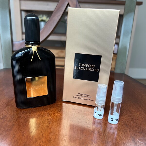 Black Orchid perfume sample by Tom Ford -  Truffle, Gardenia, Black Currant, Ylang-Ylang, Jasmine, Bergamot, Amber, Patchouli Notes