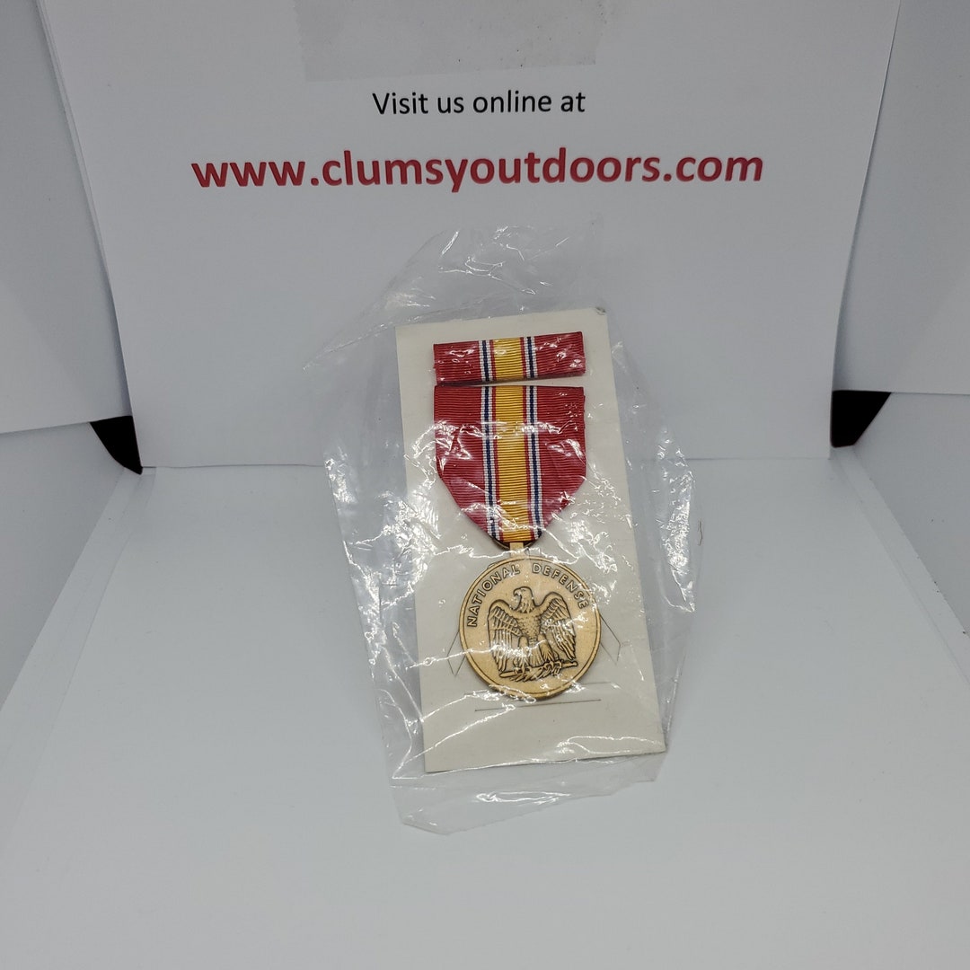 VINTAGE US Military national Defense Service Medal Lapel Pin Ribbon Box ...