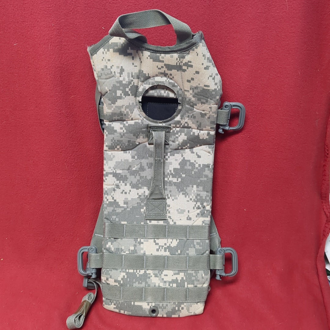 US Army ACU UCP Camelback Hydration System Carrier only 09o-may20 - Etsy
