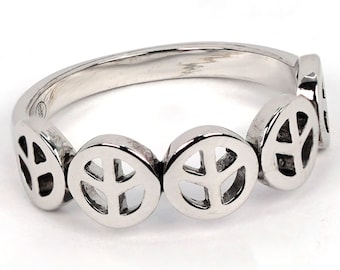 Bohemian Chic: Sterling Silver Ring with Five Interlocking Circles - Hippie Symbol Design