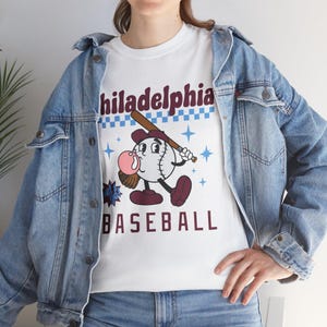 Philadelphia Baseball Graphic Tee : Unisex-T-Shirt aus schwerer Baumwolle