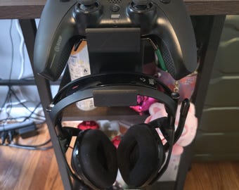 Wall-Mounted Gaming Controller & Headphone Holder – Wall or Desk Mount  – Black or Pink, Custom Colors Available Scuff Astro 50