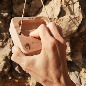 Portable Climbing Hangboard Wooden Hangboard Bouldering Finger Trainer Grip Strength Climbing Training Home Gym Training Gift for Climbers