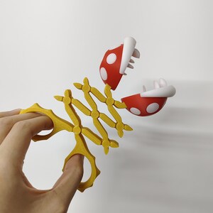 Mario Piranha Plant Extendable Grabber stress relief toys Gift creative and interesting Fidget Articulated Sensory toy 3D printed Gold