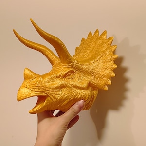 Triceratops Head Wall Decor: Paintable Dinosaur Art, 3D Printed