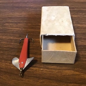 Old wooden fishing lure and box. Vintage Devon - McGinty style spinner bait in collectible or display ready condition. Unique tackle design
