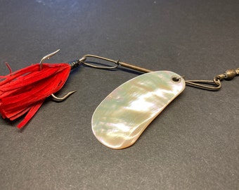 Beautiful vintage mother of pearl fishing lure with feathered treble hook. Old original spinner bait and hardware. Great shell coloring!